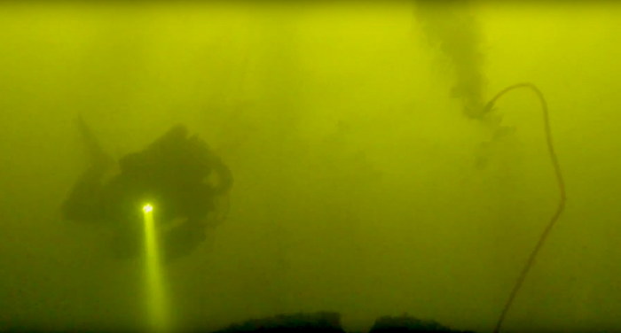 Lucht verversen onderwaterhuis Cockel Bockel Sloterplas
