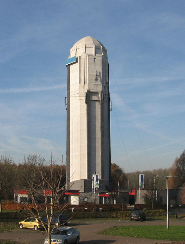 Watertoren Nionplas wordt hotel met skybar